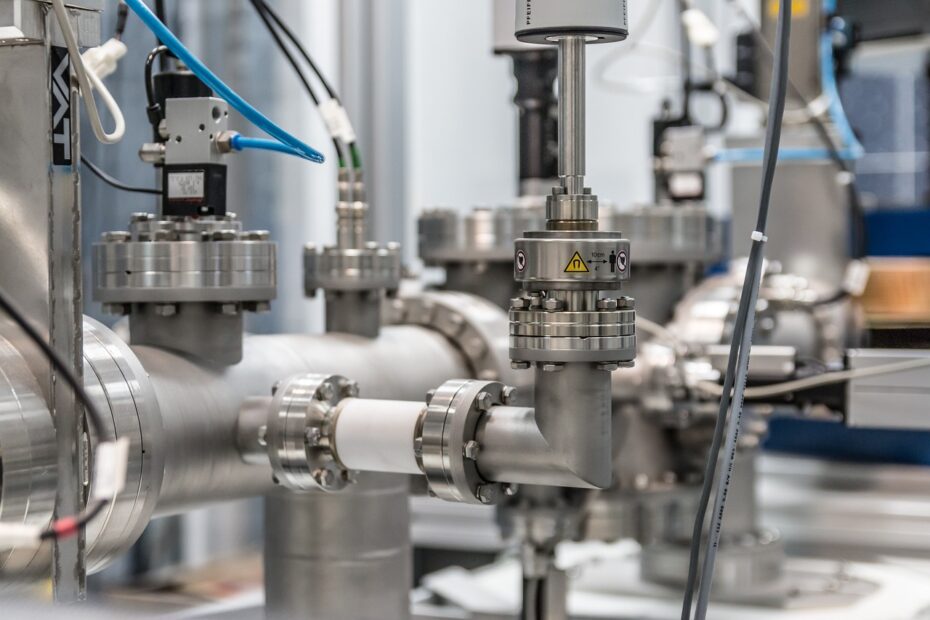 Jak działa hydraulika siłowa w praktyce – podstawy i zasada działania